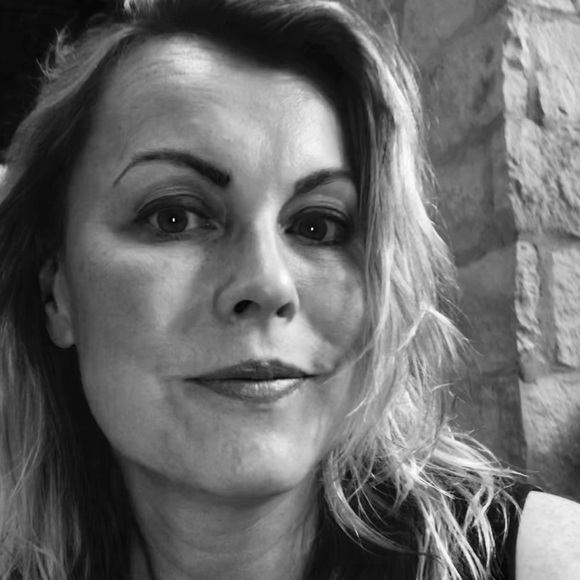 Meet your Posher, Karen - Picture 1 of 1